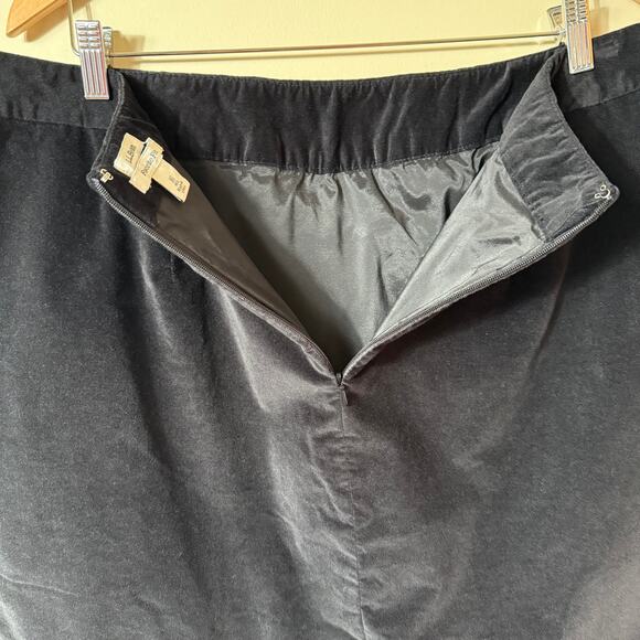 L.L.Bean Black Velvet Mini Skirt Women's Size 16 Cotton Spandex - Picture 5 of 9